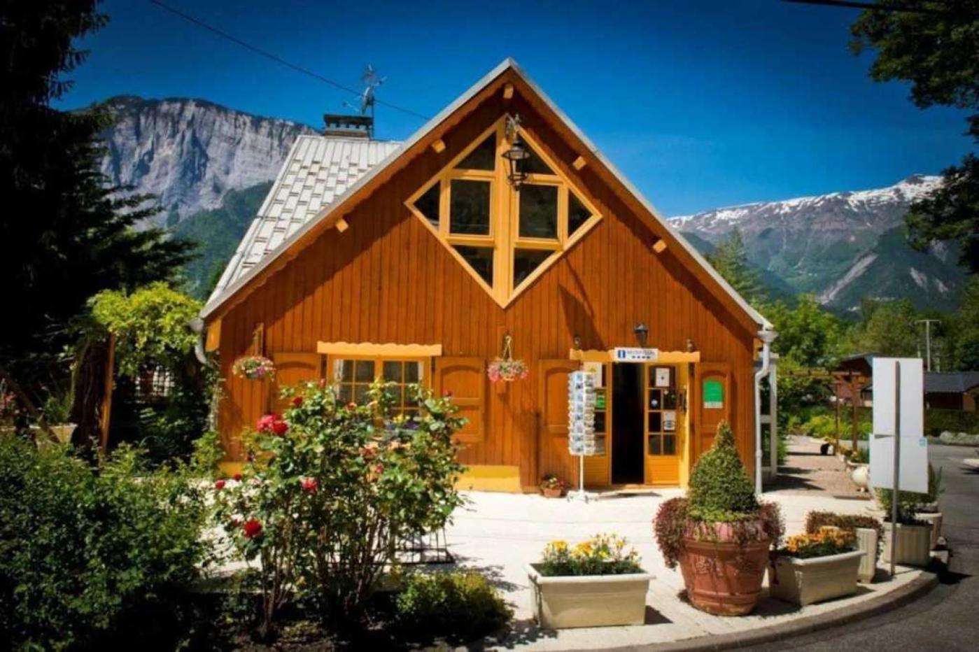 Camping 5 Etoiles - Piscine - Eeceff Le Bourg-dʼOisans 외부 사진